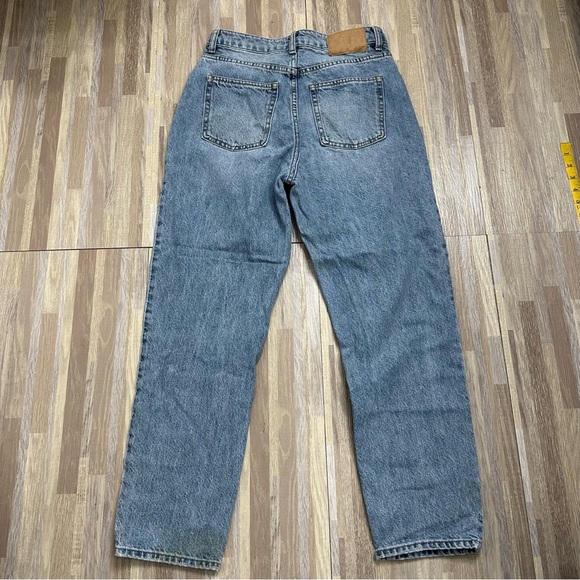 H&M Light Blue Straight High Waist Mom Jeans, Size 8 - Picture 1 of 8